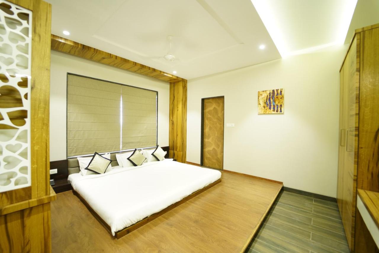 Hotel The Royal Inn Baramati Exteriör bild