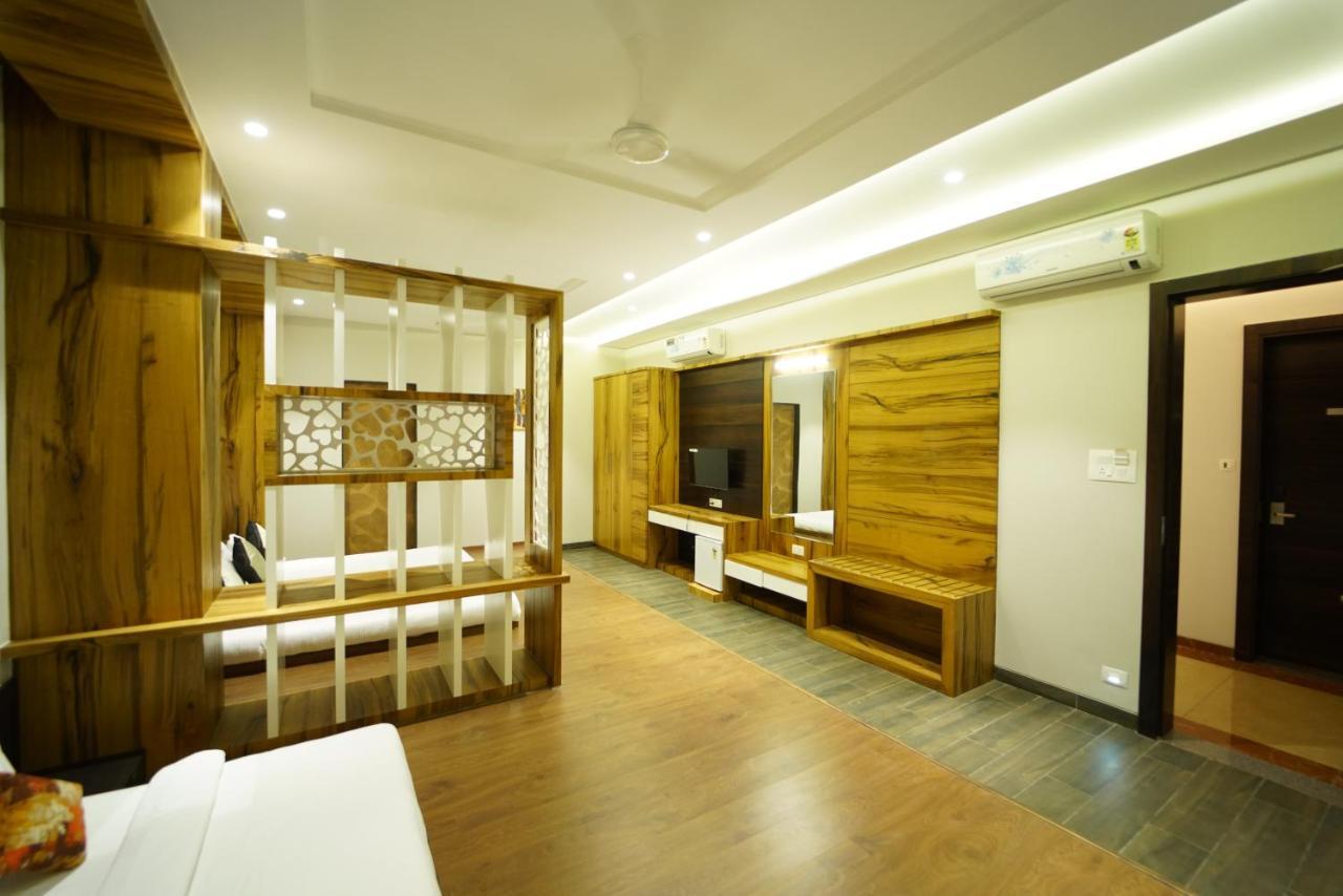 Hotel The Royal Inn Baramati Exteriör bild