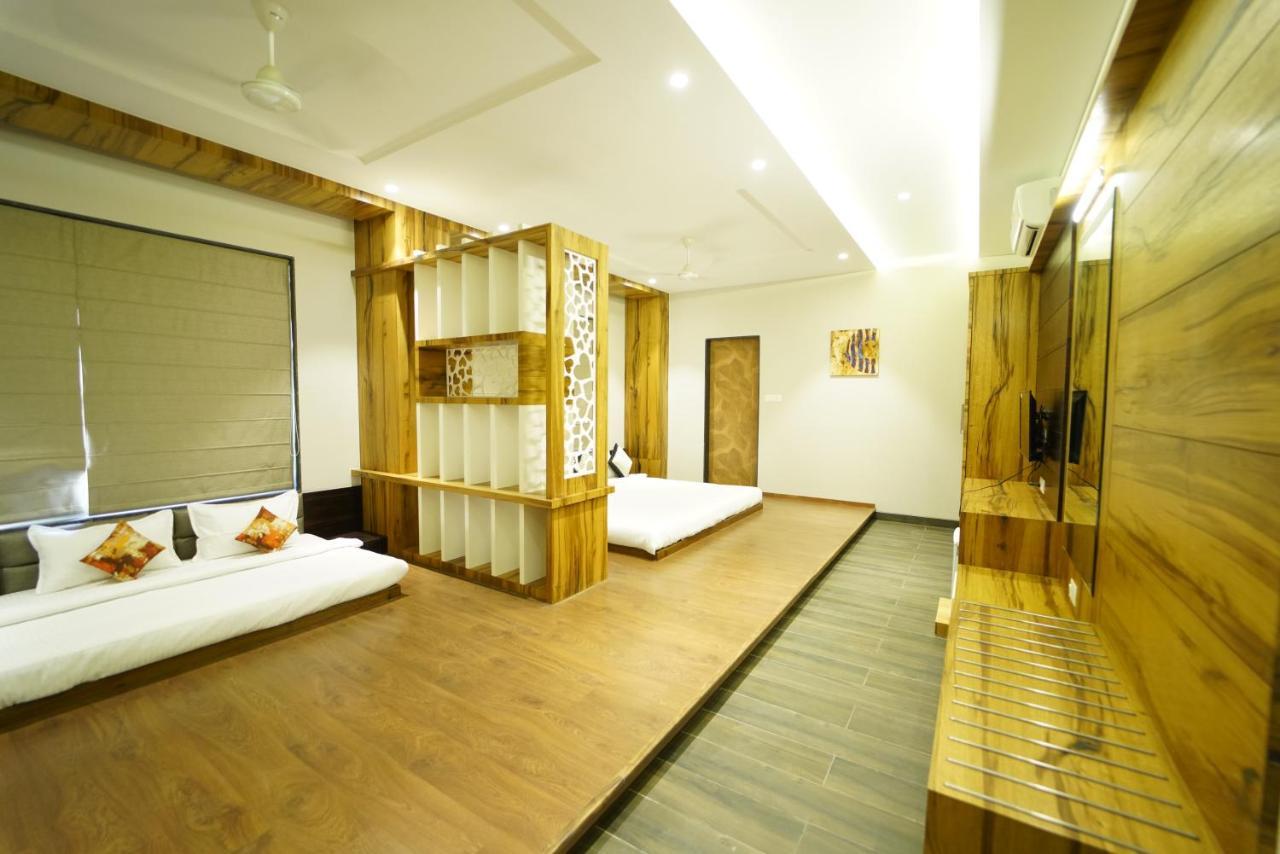 Hotel The Royal Inn Baramati Exteriör bild